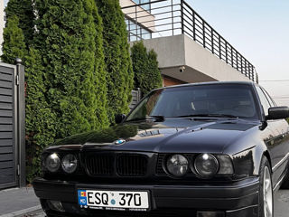 BMW 5 Series foto 1