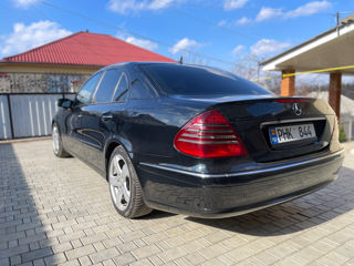 Mercedes E-Class foto 2