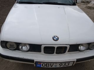 BMW 5 Series foto 3