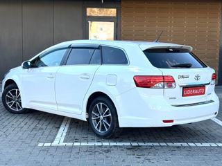 Toyota Avensis foto 6