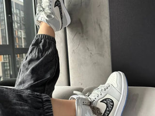 Nike Air Jordan 1 Retro High x Dior Women's foto 7