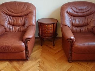 Комплект: кресла из натуральной кожи и тумба foto 1