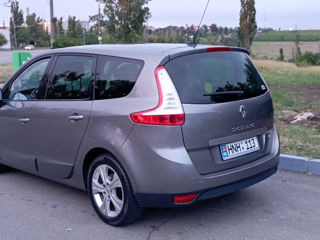 Renault Grand Scenic foto 8