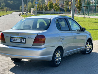 Toyota Yaris foto 4