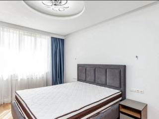 Apartament cu 2 camere, 69 m², Buiucani, Chișinău foto 4