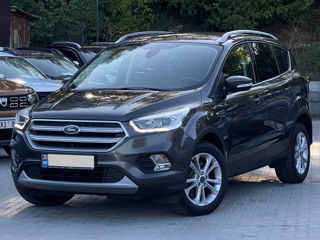 Ford Kuga foto 1