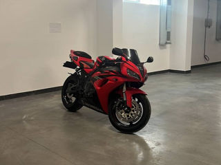 Honda CBR RR Fireblade foto 1