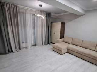 Apartament cu 2 camere, 70 m², Centru, Chișinău foto 2