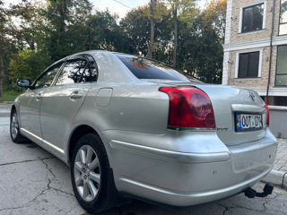 Toyota Avensis foto 5