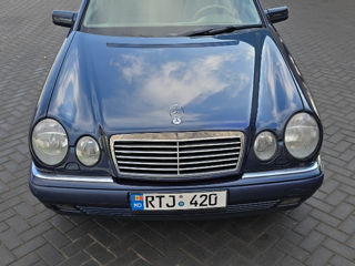 Mercedes E-Class foto 7