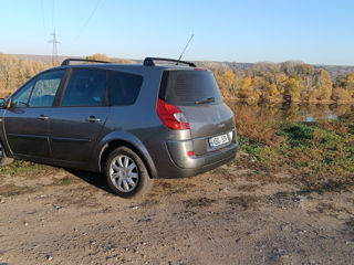 Renault Grand Scenic foto 2