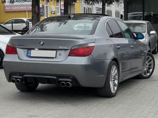 BMW 5 Series foto 3