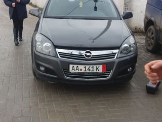 Opel Astra foto 1