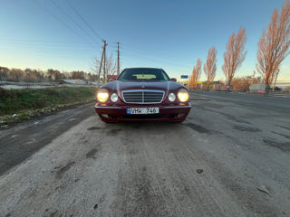 Mercedes E-Class foto 3