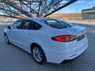 Ford Fusion foto 4