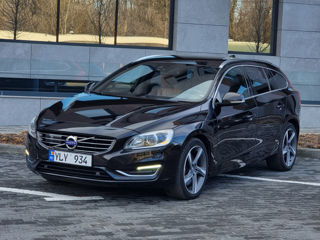 Volvo V60 foto 2