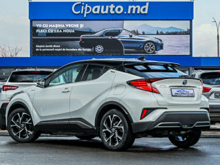 Toyota C-HR foto 2