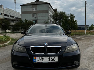 BMW 3 Series Touring foto 6