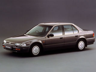 заднее стекло honda accord 1991 г. foto 1