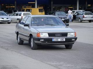 Audi 100 foto 1