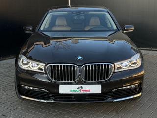 BMW 7 Series foto 2