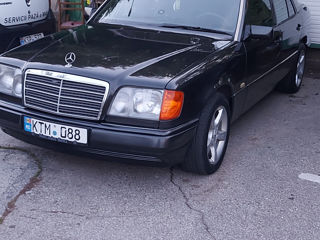 Mercedes E-Class foto 2