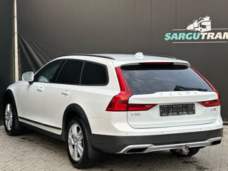 Volvo V90 Cross Country foto 6