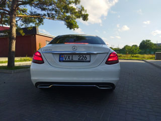 Mercedes C-Class foto 4