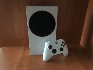 Vand Xbox Series S + Fc24 si cont fortnite foto 1