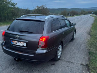 Toyota Avensis foto 3