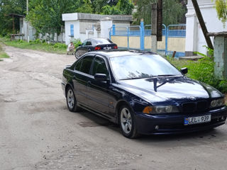 BMW 5 Series foto 4