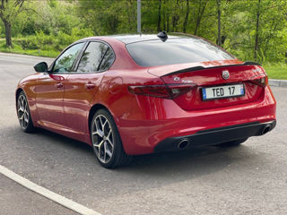 Alfa Romeo Giulia foto 4