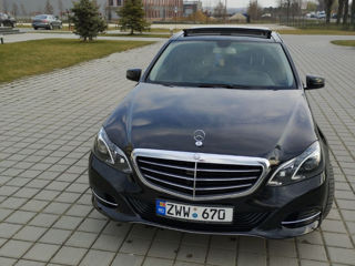 Mercedes E-Class foto 1