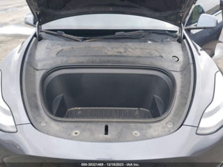 Tesla Model Y foto 10