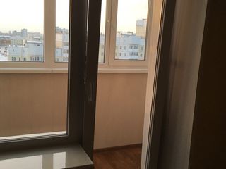 Închidere balcon apartament etaj 4 / 5 cu acoperis tip termopan sandwich și tamplarie pvc ... foto 3