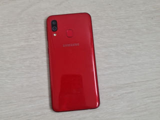 Samsung A40 foto 2