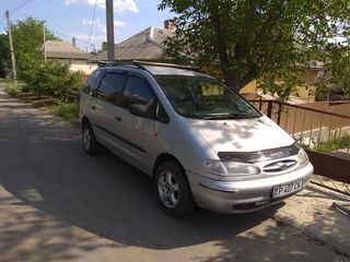 Ford Galaxy foto 1