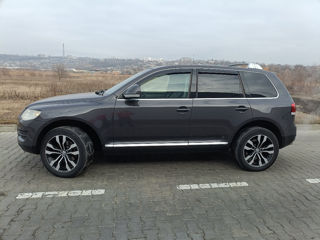 Volkswagen Touareg foto 3