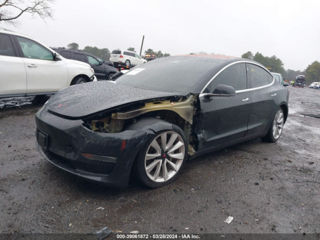 Tesla Model 3 foto 3