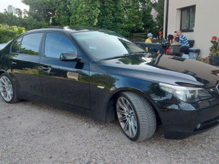 BMW 5 Series foto 2