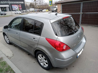 Nissan Tiida foto 4