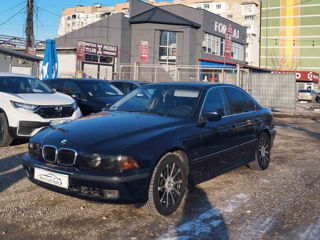 BMW 5 Series foto 3