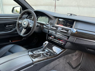 BMW 5 Series foto 4