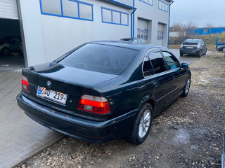 BMW 5 Series foto 10