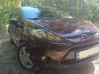 Ford Fiesta foto 1