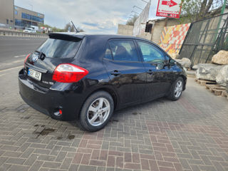 Toyota Auris фото 1