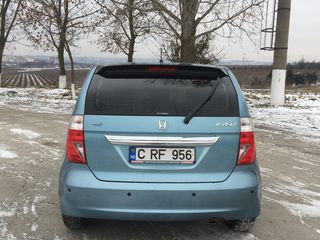 Honda FR-V foto 4