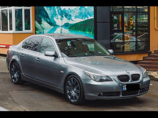 BMW 5 Series foto 2