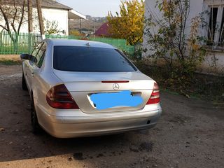 Mercedes E Class foto 2