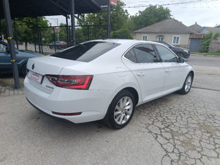 Skoda Superb фото 7